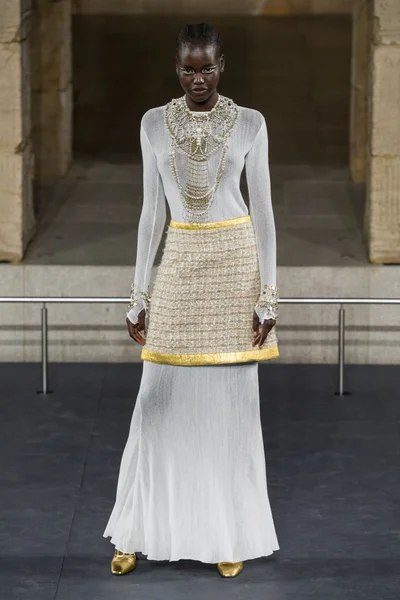 Look 4